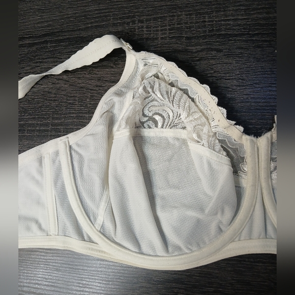 Chantelle Full Coverage Underwire Ivory Lace Bra 42DD - Picture 10 of 16